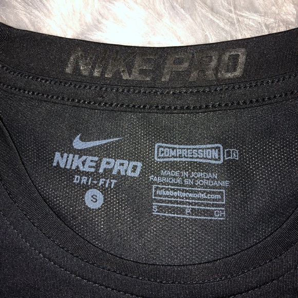 Nike mens compression shirt - Picture 2 of 4